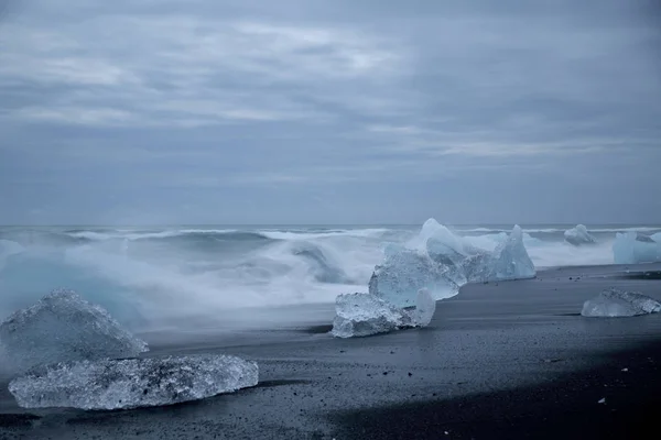 Gleccser Jég Darabok Fekete Tengerparton Jokulsarlon Izland — Stock Fotó