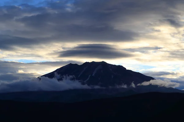 Una hermosa vista del Monte Saint Helens Área, Estados Unidos —  Fotos de Stock