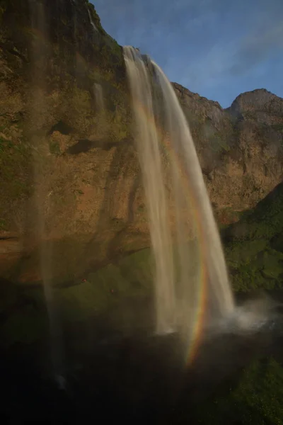 Seljalandsfoss waterval, Sudhurland, IJsland — Stockfoto