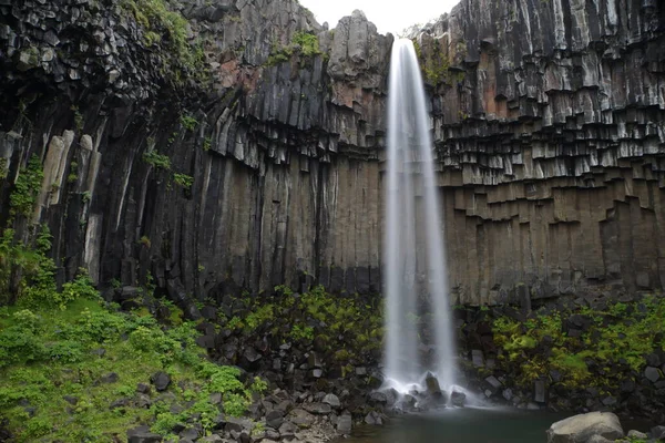 Svartifoss Waterfall, Skaftafell, Vatnajoekull Np, Izland — Stock Fotó