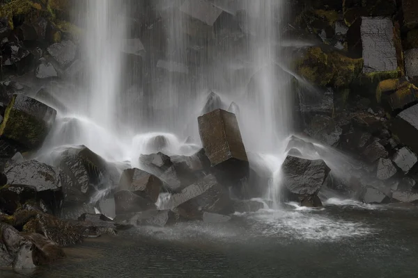 Svartifoss Waterfall, Skaftafell, Vatnajoekull NP, Iceland — 스톡 사진