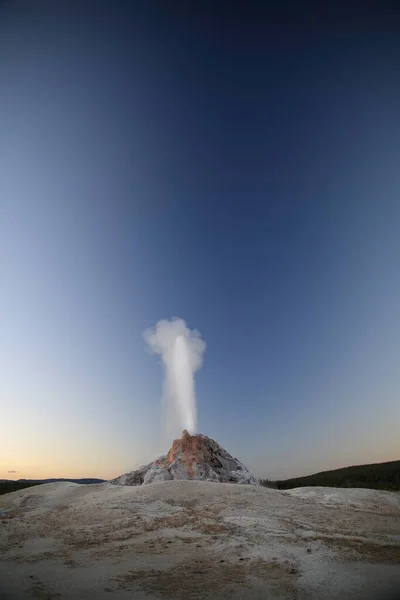 Wyoming White Dome Geyser Firehole Lake Drive Yellowstone National Park — 스톡 사진