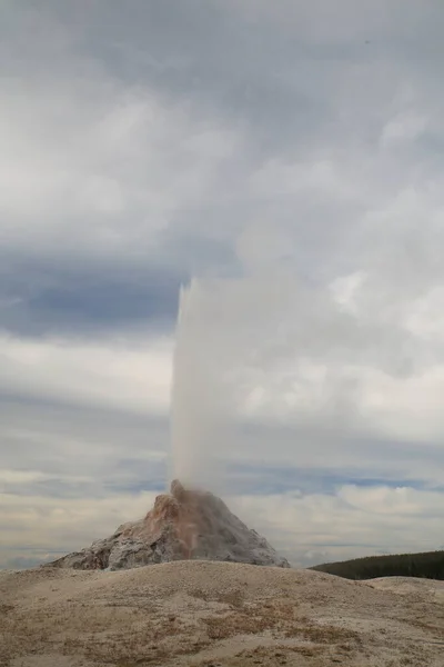 White Dome Geyser Firehole Lake Drive Yellowstone National Park — 스톡 사진