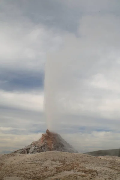 White Dome Geyser Firehole Lake Drive Yellowstone National Park — 스톡 사진