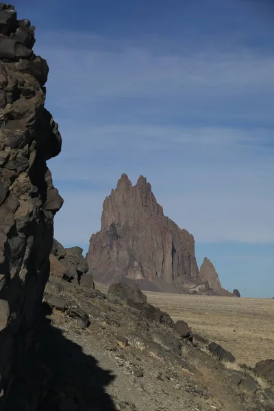 Shiprock Velká Sopečná Hora Pouštní Rovině Nového Mexika — Stock fotografie