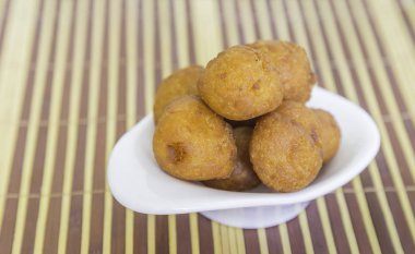 Şeker kaplumbağa yumurta ya da atıştırmalık olarak bıldırcın yumurtası denilen bir takma var 