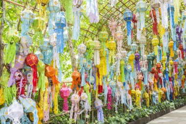 renkli kağıt, Tekstil ve bambu lamba aydınlatma ve dekorasyon