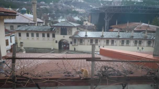 Вид из окна соседнего дома на Дворец ханов . — стоковое видео