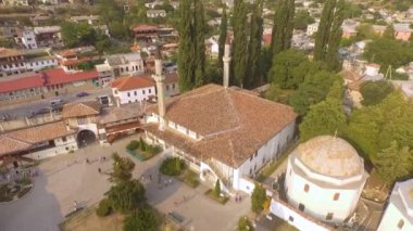 Güneşli bir yaz gününde Han 'ın sarayının en güzel manzarası.