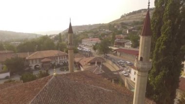 Güneşli bir yaz gününde Han 'ın sarayının en güzel manzarası.