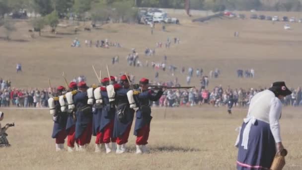 Tactical formation of French soldiers. A gunshot. the Crimean war. Battlefield — Stock Video