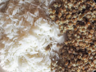 Hint mercimek köri pirinç vejetaryen yemek ile