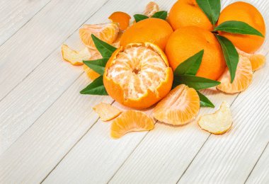 Mandalina ahşap arka plan üzerinde. Kopya alanı ile Üstten Görünüm