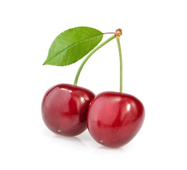 beyaz arkaplanda izole kirazlar