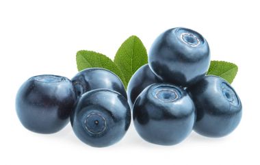 Beyaz arka plan üzerinde izole yaban mersini (bilberries)