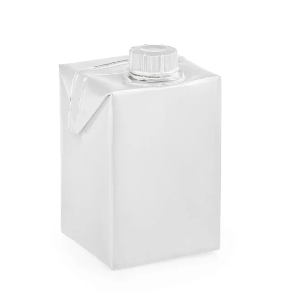 空白牛奶或果汁四只包在白色背景上隔离。 pho — 图库照片