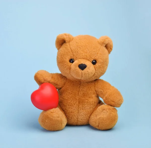 Teddy bear with heart love concept — Stock Photo, Image