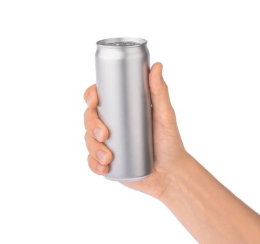 Metal içecek kutusu beyaza izole edilmiş.