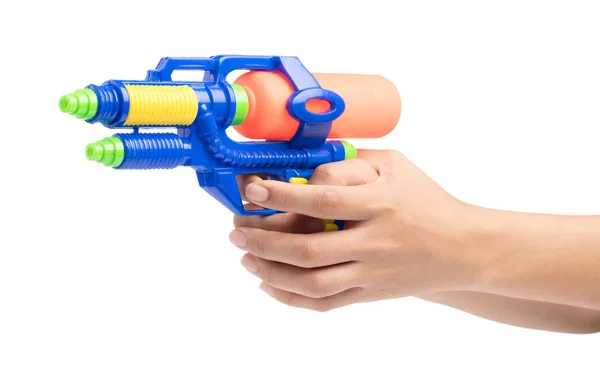 Pistola giocattolo dell'acqua a portata di mano isolato su uno sfondo bianco — Foto Stock