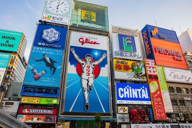 Osaka, Japonya - 10 Mayıs 2018: Namba 'da Dotonbori 