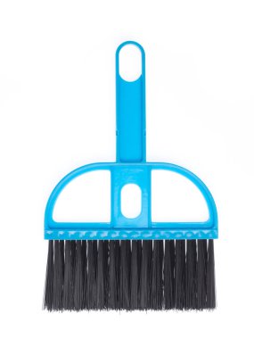  plastik süpürge izole beyaz arka plan üzerinde. 