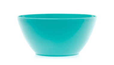 Beyaz arka plan üzerinde izole boş yeşil plastik kase