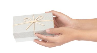 Beyaz arka planda izole edilmiş Güzel Hediye Kutusu
