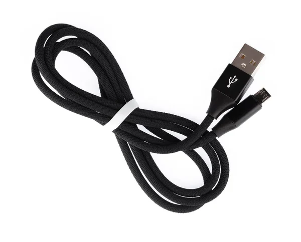스마트폰 용 블랙 USB 케이블 흰색 배경에서 분리 됨. — 스톡 사진