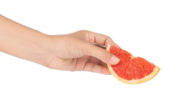 Kézben tartva érett grapefruit szelet elszigetelt fehér alapon. — Stock Fotó