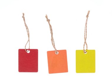 Beyaz arkaplanda boş bir isim etiketi var