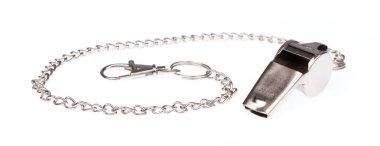 Metal ıslık beyaz arkaplanda izole edildi