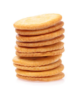 Beyaz arkaplanda izole edilmiş kraker kurabiyeleri
