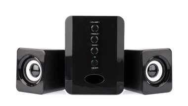 Beyaz arkaplanda izole edilmiş küçük konuşmacılar