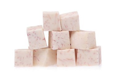 Beyaz arka plan üzerinde izole Taro küp