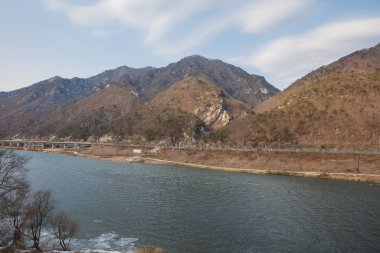 Dağlı güzel okyanus manzarası