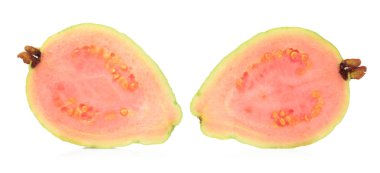 Guava meyve dilimi beyaz arkaplanda izole