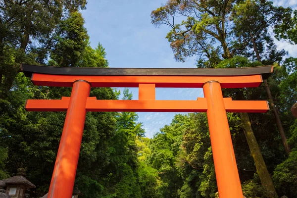 Rosso Torii a Nara Giappone — Foto Stock