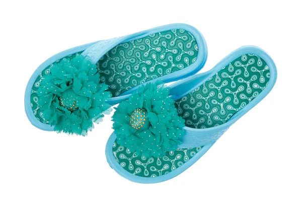 Blauwe teenslippers met bloemen geïsoleerd op witte achtergrond — Stockfoto