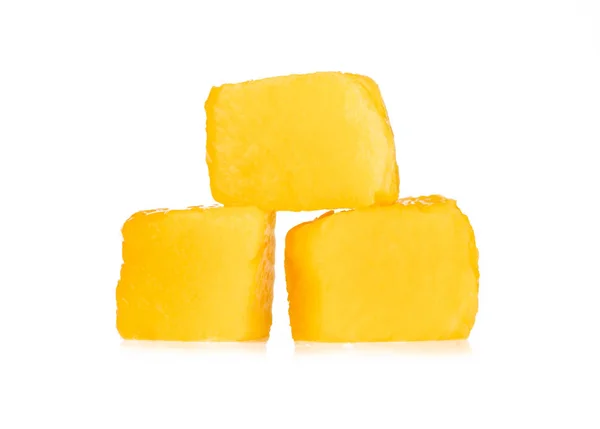 Slice cubes mango isolated on white background — 图库照片