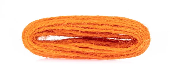 Hilo de lana naranja aislado sobre fondo blanco — Foto de Stock