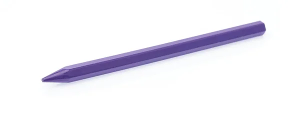 Lápiz de cera de lápiz púrpura aislado sobre fondo blanco — Foto de Stock
