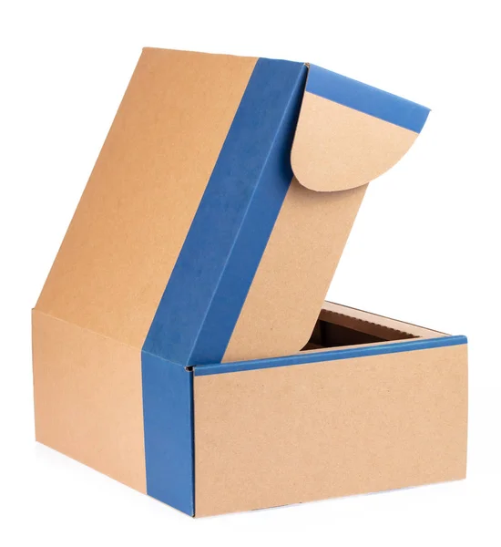 Boîte d'emballage de livraison en carton isolée sur fond blanc — Photo