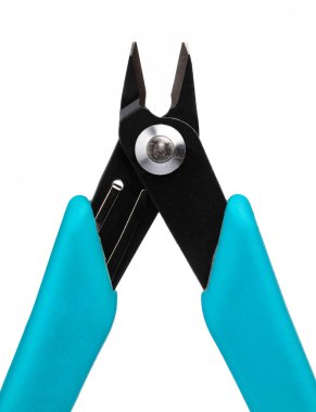 Yan kesme pensesi beyaz arkaplanda izole edildi