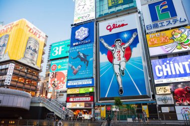 Osaka, Japonya - 10 Mayıs 2018: Namba 'da Dotonbori 