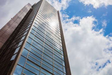 Modern ofis binası detayları, cam yüzey