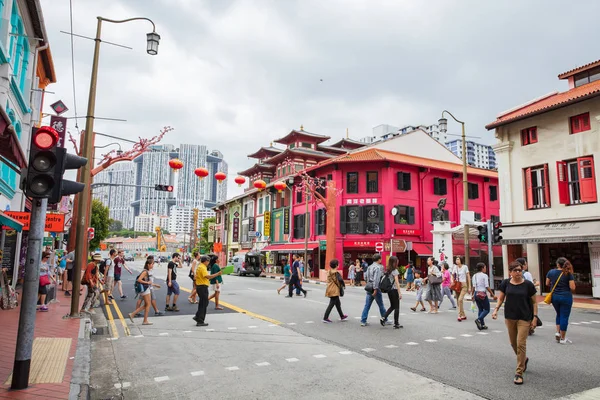 SINGAPORE - FEBRUARY 18, 2017: Chinatown with buildings, restaur — Stockfoto