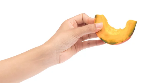 Mano celebración rebanada calabaza aislado sobre fondo blanco — Foto de Stock