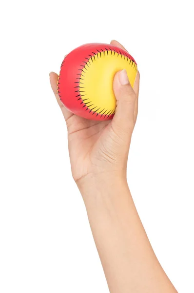 Рука держит шар игрушки изолированы на белом фоне — стоковое фото
