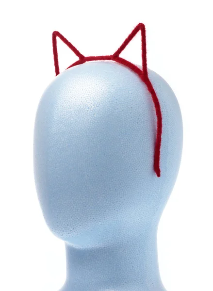 Hair hoop in shape of cat ears on mannequin head isolated on whi — 图库照片