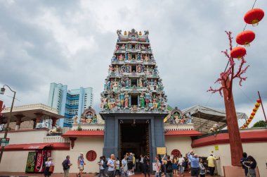 Singapur - 18 Şubat 2017: Çin Mahallesi 'ndeki Sri Mariamman Hindu Tapınağı